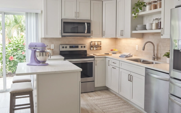 Organized compact modern townhouse interior in Oakland Park